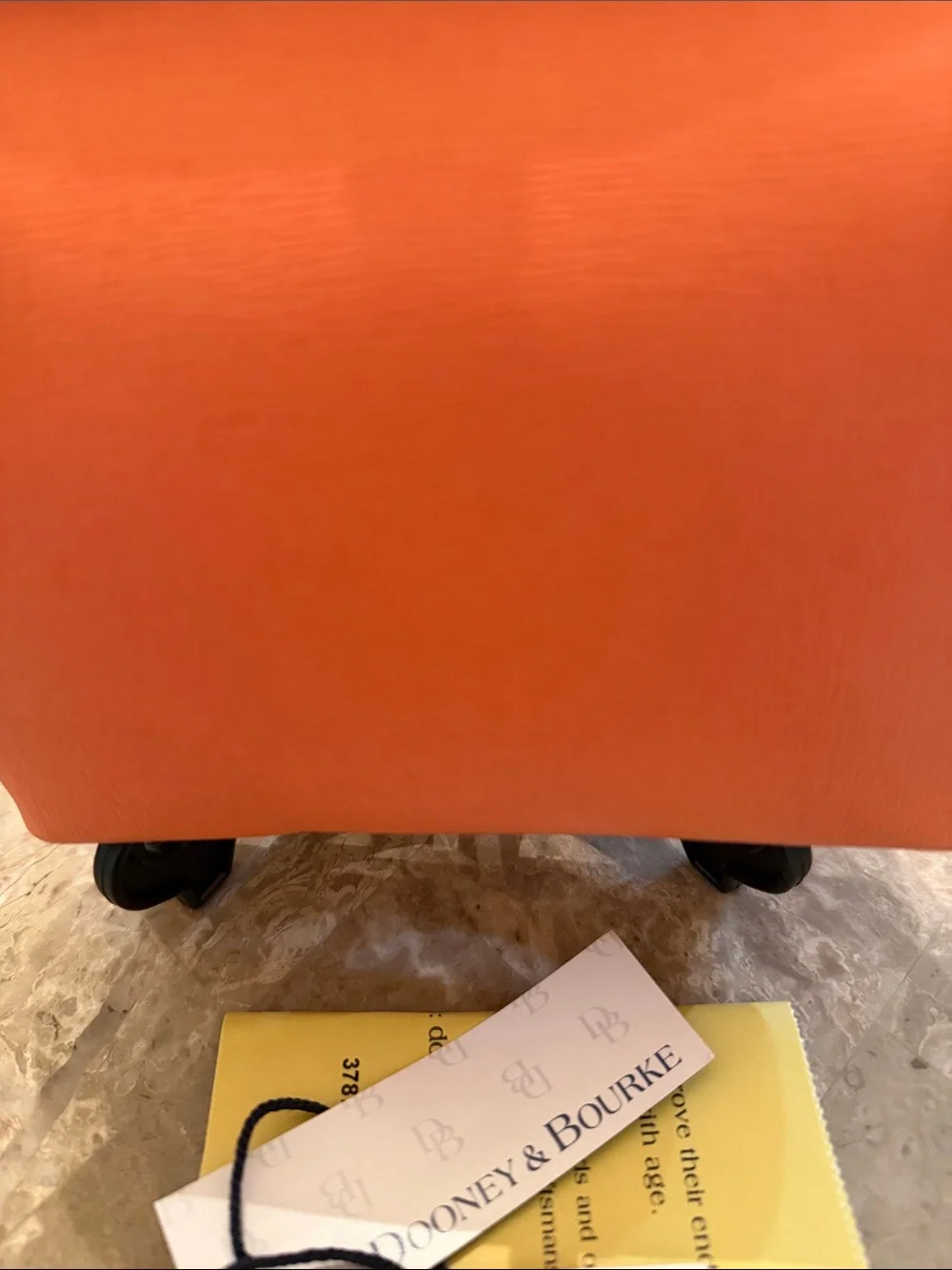 Dooney & Bourke NWT Bright Orange Leather Kiss-Lock card Holder/coins  purse